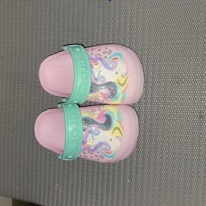 Toddler crocs